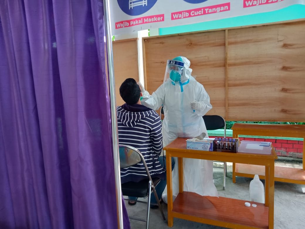 PELAKSANAAN SWAB ANTIGEN SETIAP JUMAT DI PUSKESMAS GUNUNG SAMARINDA